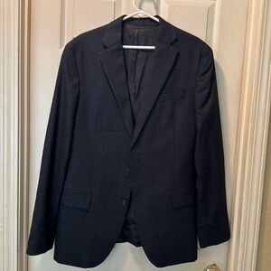 NWT beautiful Mens Navy Blue/black sports coat by Kenneth Cole. Size 42 long